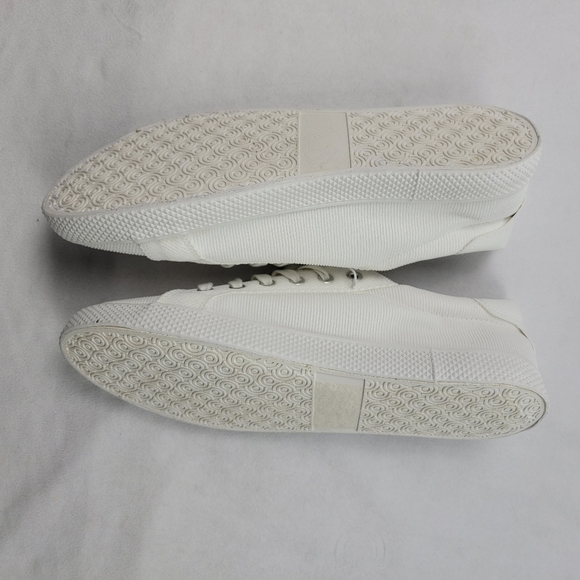 White Canvas Casuals lace up canvas sneakers - Picture 5 of 7